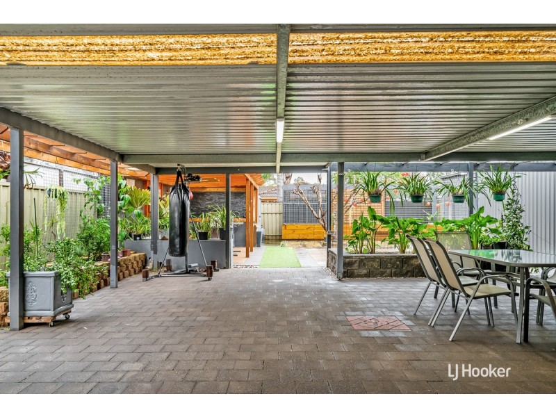 10 Mike Place, Salisbury Downs SA 5108