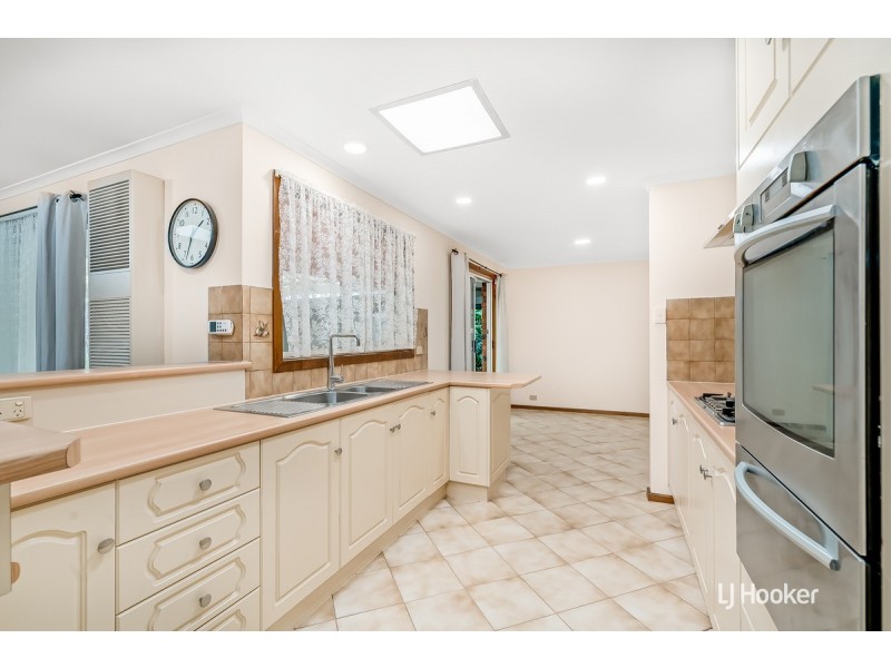 8 Grosvenor Place, Paralowie SA 5108
