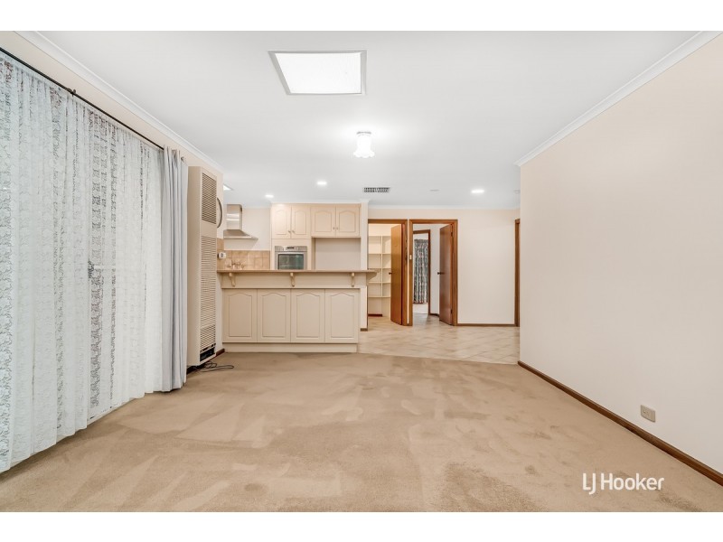 8 Grosvenor Place, Paralowie SA 5108