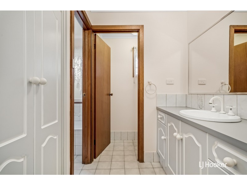 8 Grosvenor Place, Paralowie SA 5108