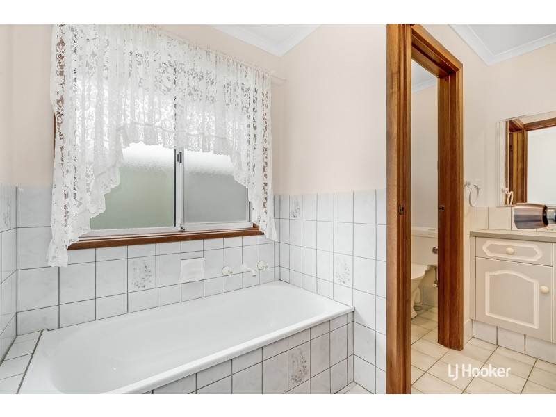 8 Grosvenor Place, Paralowie SA 5108