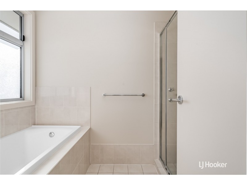 33 Esperance Drive, Andrews Farm SA 5114