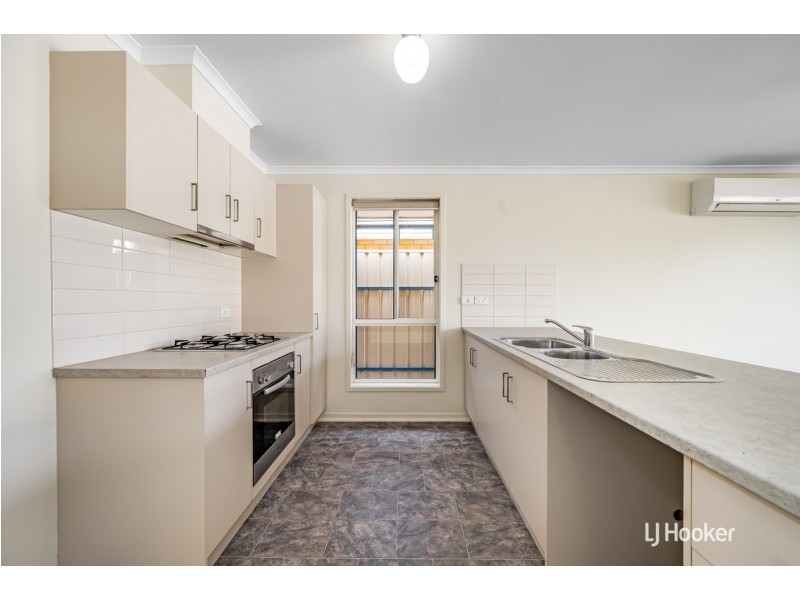6 The Circuit, Smithfield SA 5114