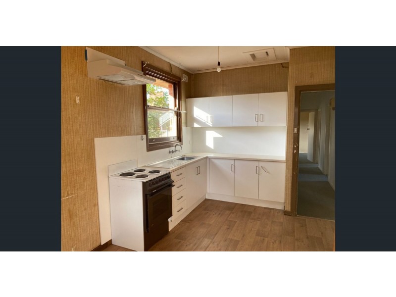 10 Crisp Road, Elizabeth Downs SA 5113