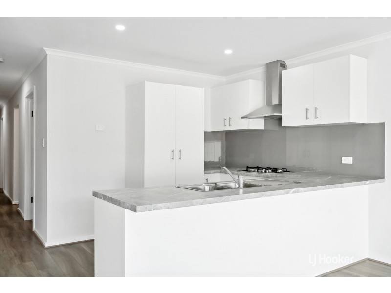 18 Mavros Road, Elizabeth Downs SA 5113