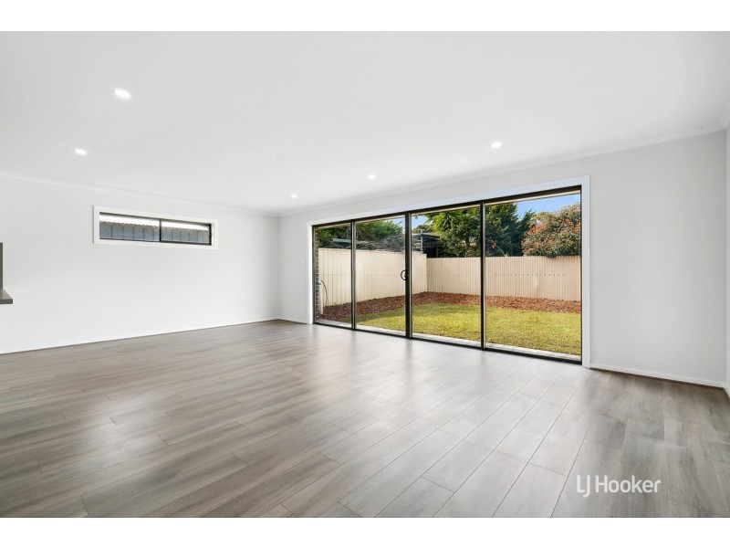 18 Mavros Road, Elizabeth Downs SA 5113