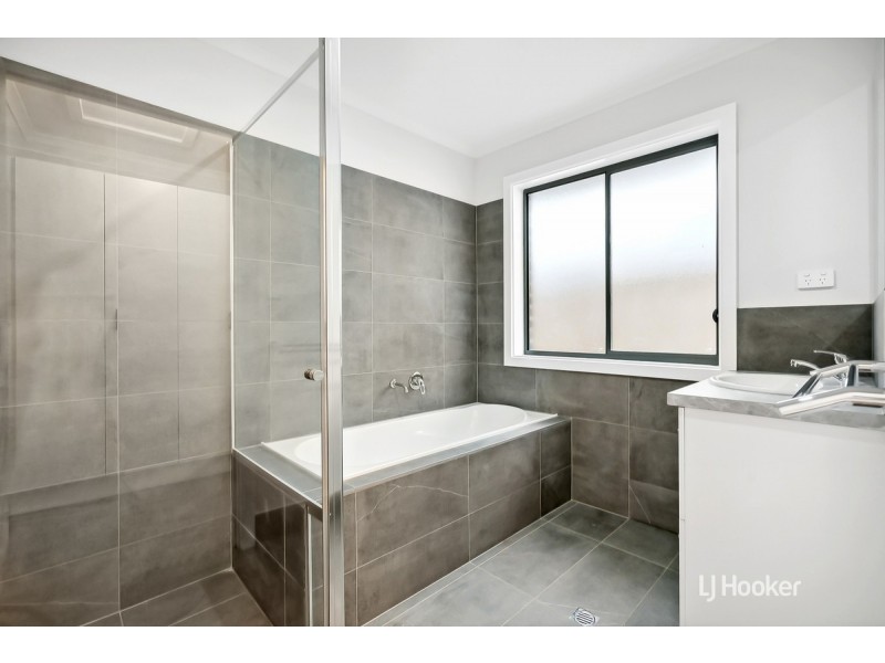 18 Mavros Road, Elizabeth Downs SA 5113