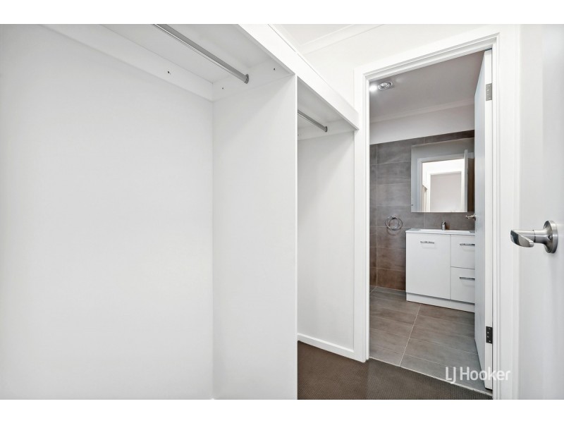 18 Mavros Road, Elizabeth Downs SA 5113