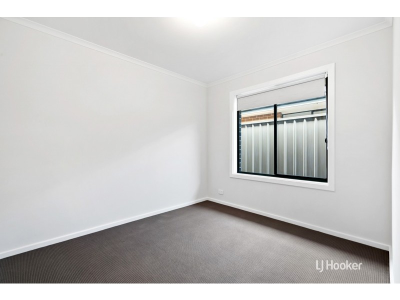 18 Mavros Road, Elizabeth Downs SA 5113