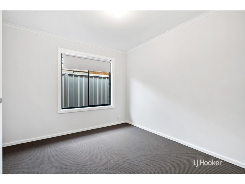 18 Mavros Road, Elizabeth Downs SA 5113