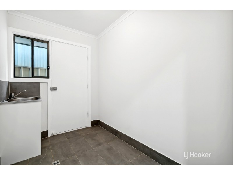 18 Mavros Road, Elizabeth Downs SA 5113