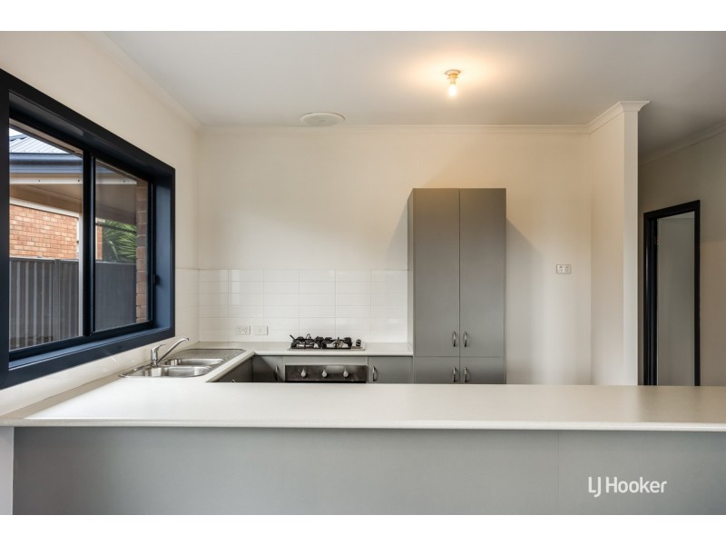 121 Lakeside Drive, Andrews Farm SA 5114