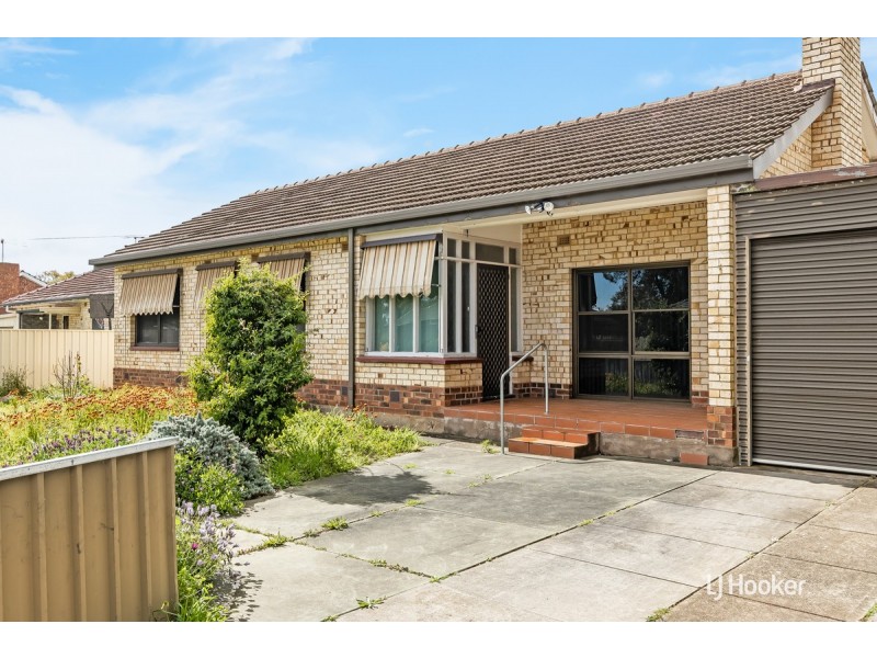 17 Lockerly Street, Elizabeth Vale SA 5112