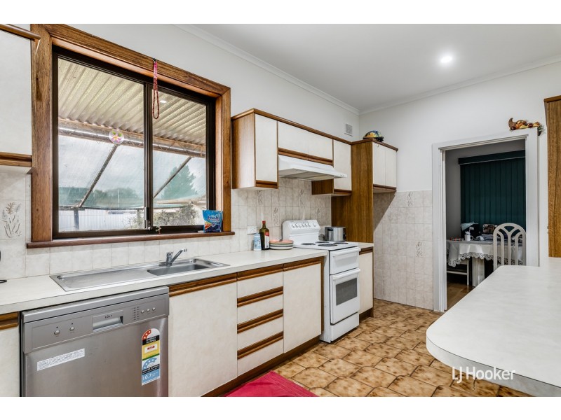 17 Lockerly Street, Elizabeth Vale SA 5112
