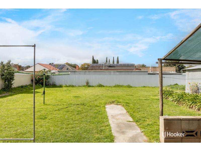 17 Lockerly Street, Elizabeth Vale SA 5112