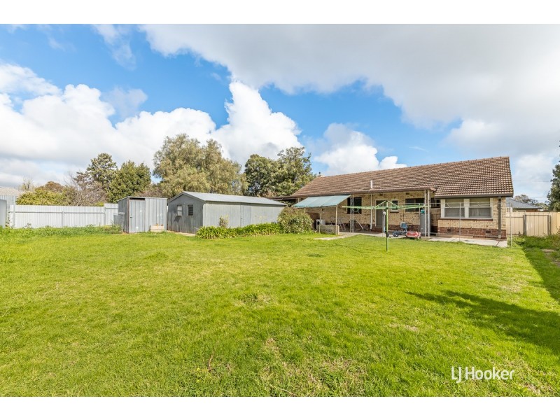 17 Lockerly Street, Elizabeth Vale SA 5112