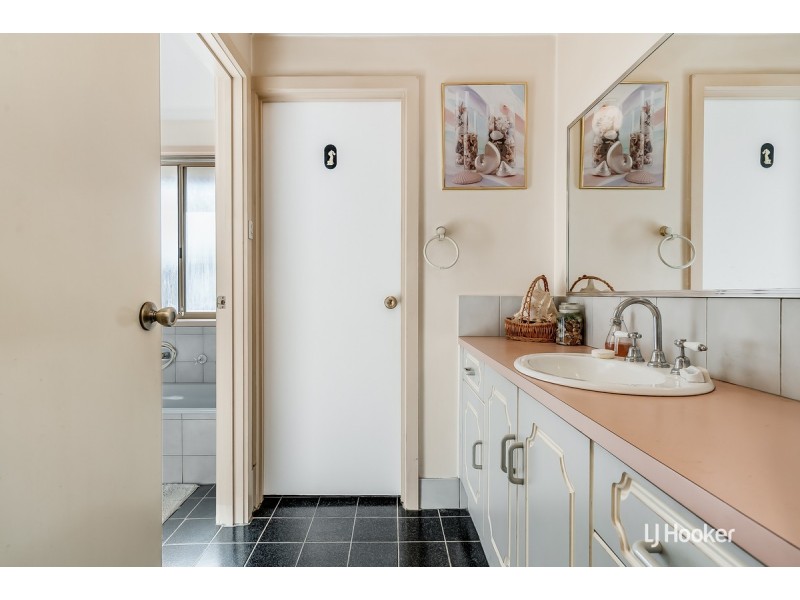 6 Edith Close, Hillbank SA 5112