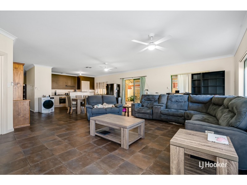 2 Ponderosa Road, Munno Para West SA 5115