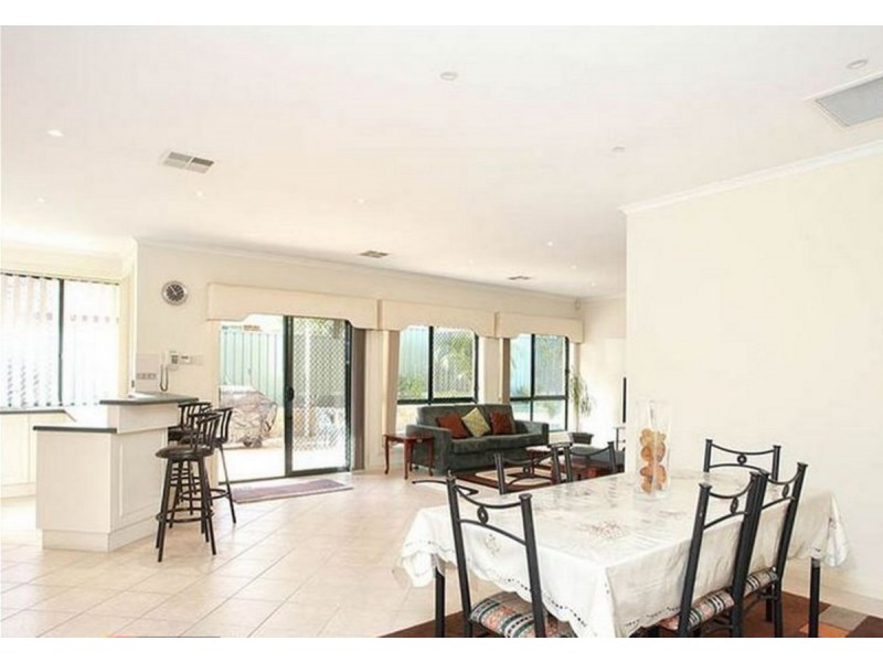 32 Ashwood Circuit, Mawson Lakes SA 5095