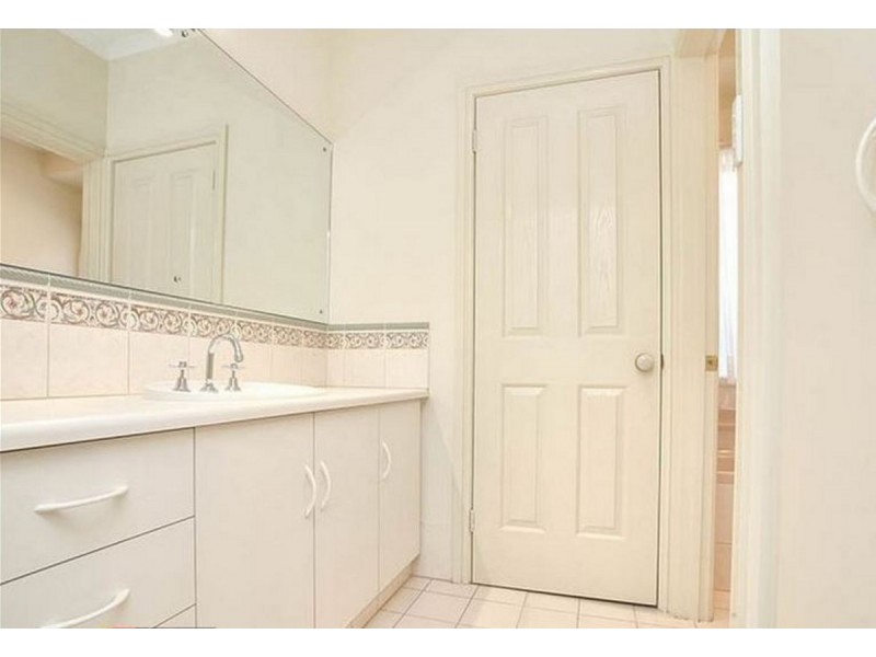 32 Ashwood Circuit, Mawson Lakes SA 5095