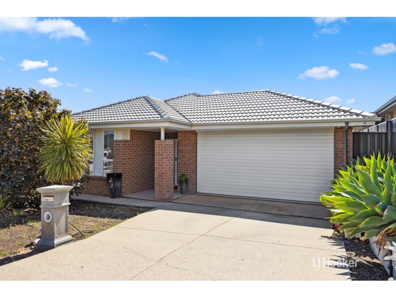 7 Lomandra Crescent, Hillbank SA 5112