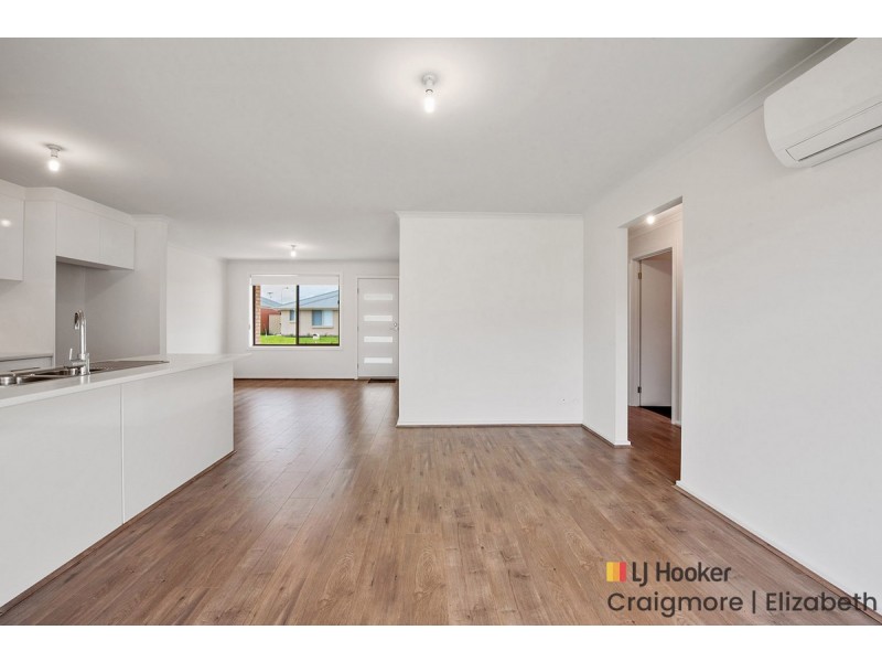16 Clare Mews, Munno Para West SA 5115