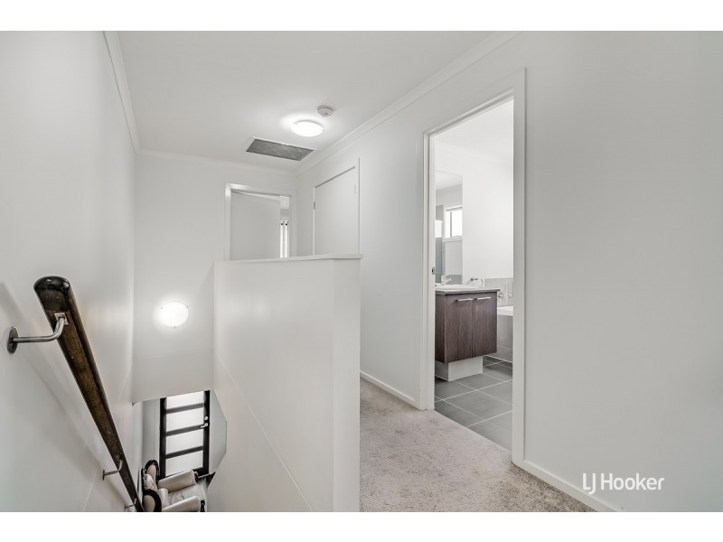 33 Finnis Street, Blakeview SA 5114