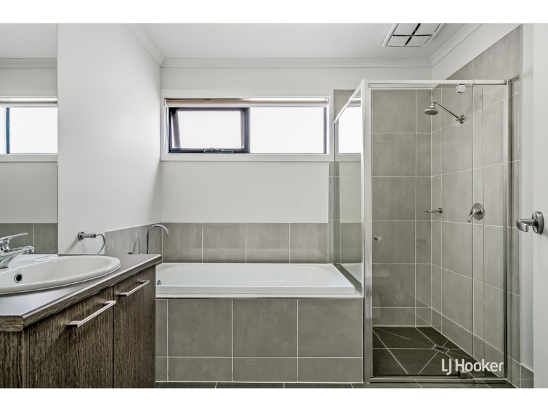 33 Finnis Street, Blakeview SA 5114