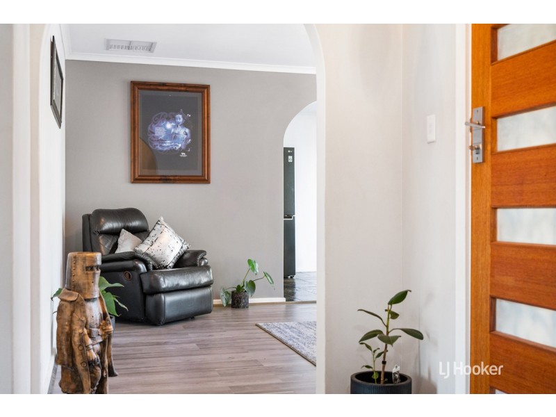 4 Henryk Drive, Hillbank SA 5112