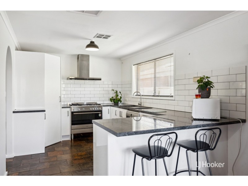 4 Henryk Drive, Hillbank SA 5112