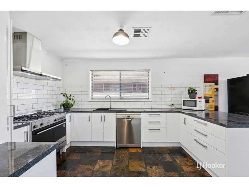 4 Henryk Drive, Hillbank SA 5112