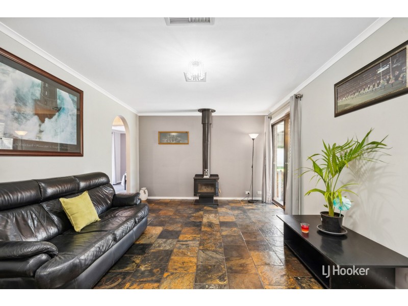 4 Henryk Drive, Hillbank SA 5112