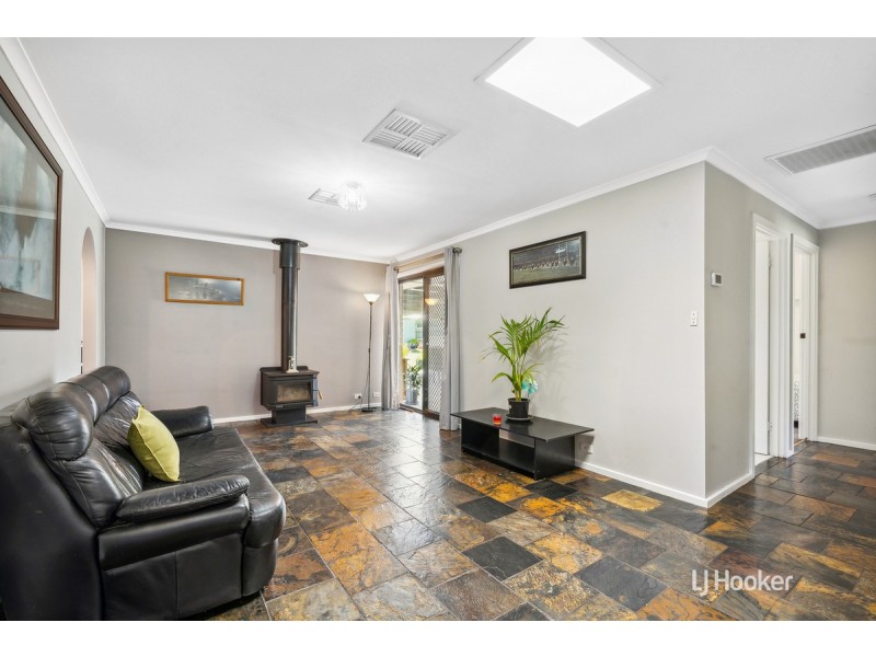 4 Henryk Drive, Hillbank SA 5112