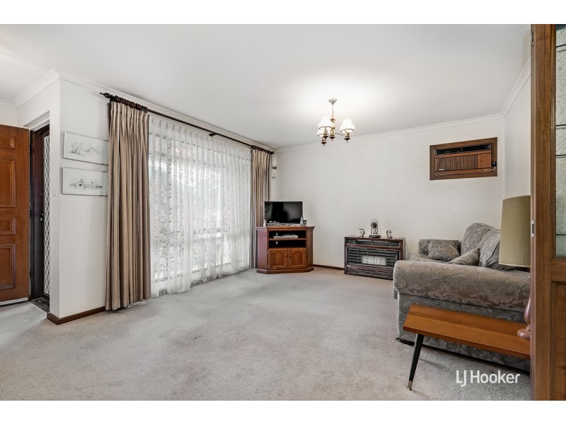 14 Chapman Crescent, Redwood Park SA 5097
