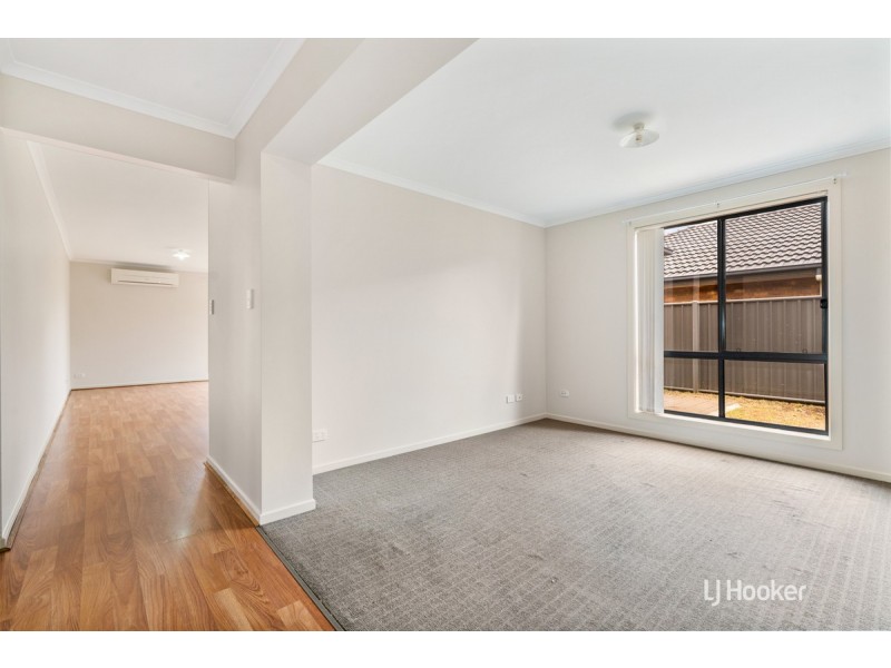 21 Coonawarra Avenue, Andrews Farm SA 5114