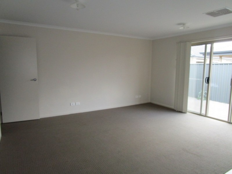 16 Torrens Street, Andrews Farm SA 5114