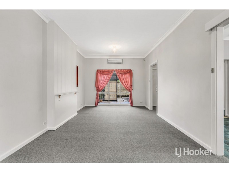 15 Longleat Road, Elizabeth Vale SA 5112