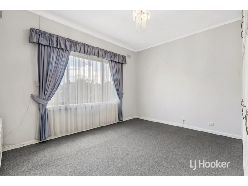 15 Longleat Road, Elizabeth Vale SA 5112