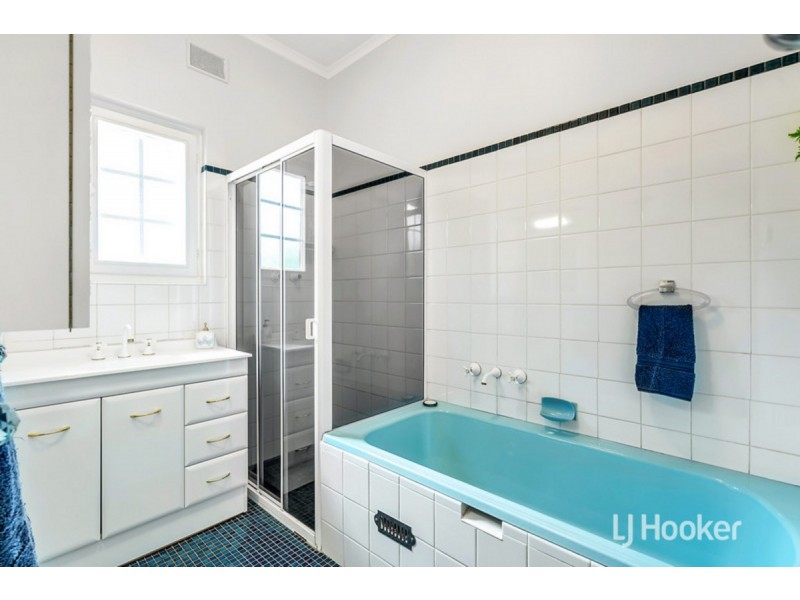 15 Longleat Road, Elizabeth Vale SA 5112