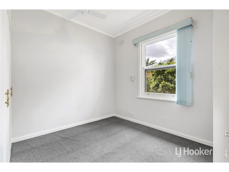 15 Longleat Road, Elizabeth Vale SA 5112