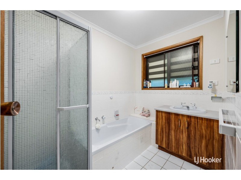 12 Chestnut Grove, Hillbank SA 5112