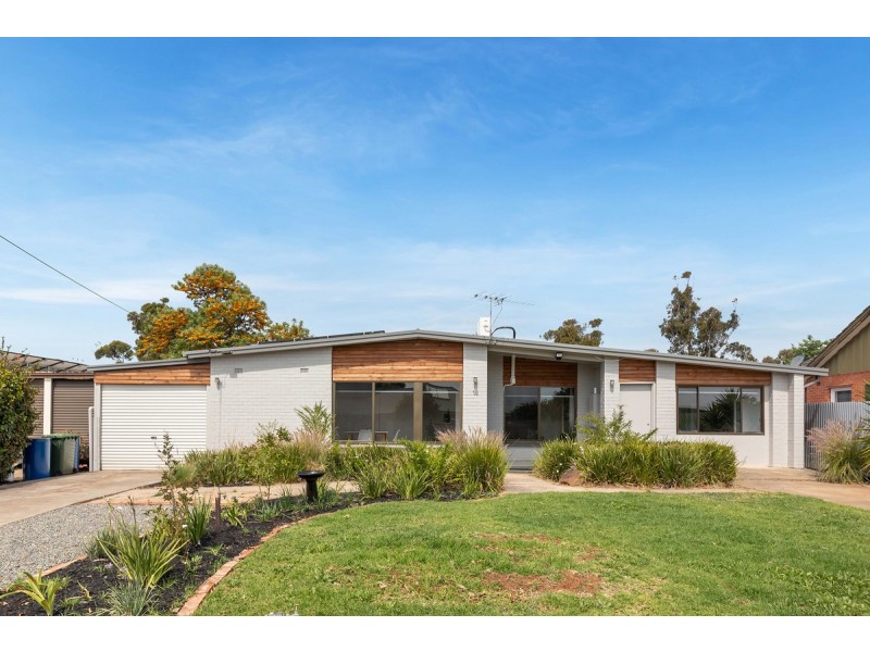 16 Saint Road, Smithfield Plains SA 5114