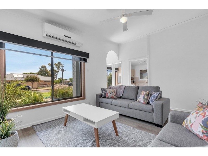 16 Saint Road, Smithfield Plains SA 5114