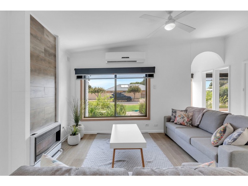 16 Saint Road, Smithfield Plains SA 5114