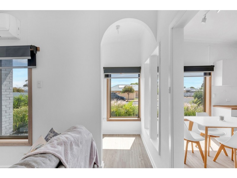 16 Saint Road, Smithfield Plains SA 5114