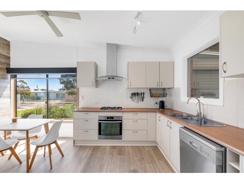 16 Saint Road, Smithfield Plains SA 5114