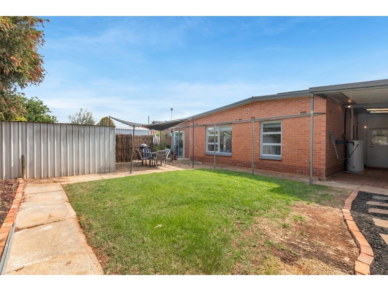 16 Saint Road, Smithfield Plains SA 5114