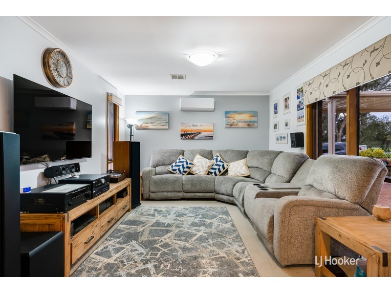 19 Neuville Court, Wynn Vale SA 5127