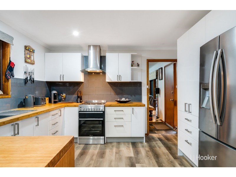 19 Neuville Court, Wynn Vale SA 5127