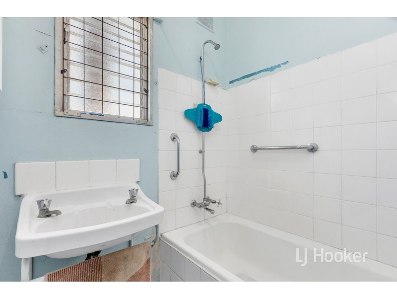 7 Gateshead Crescent, Mansfield Park SA 5012